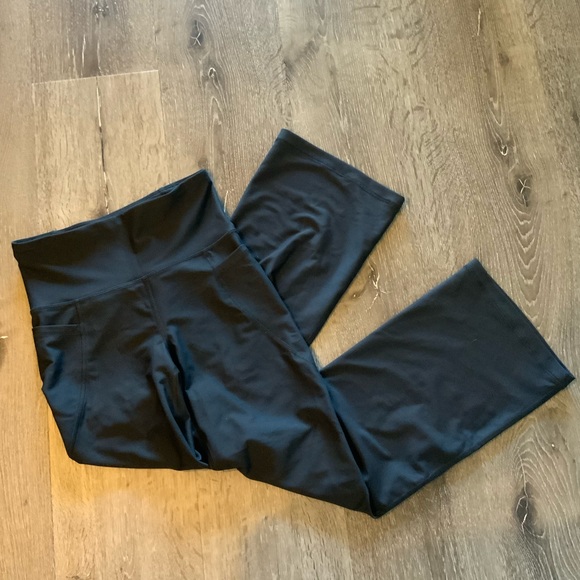 Old Navy Pants - Old navy wide leg elevate leggings